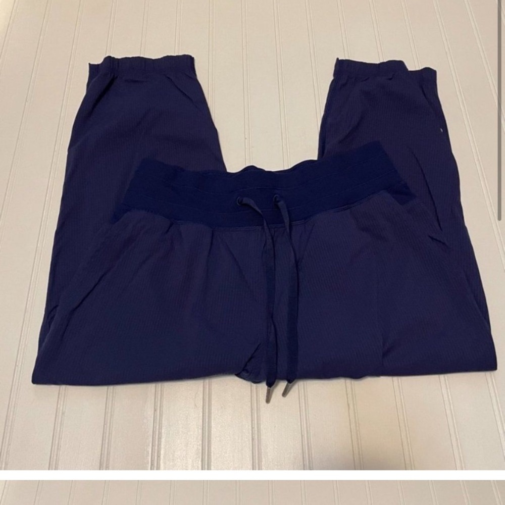 Lululemon Dance Studio Crop II Unlined Women's SZ 4